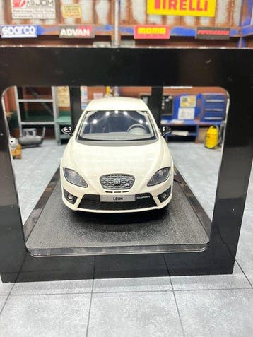 Otto Mobile 1:18 - Modelauto - Seat Leon MK2 Cupra R B9A