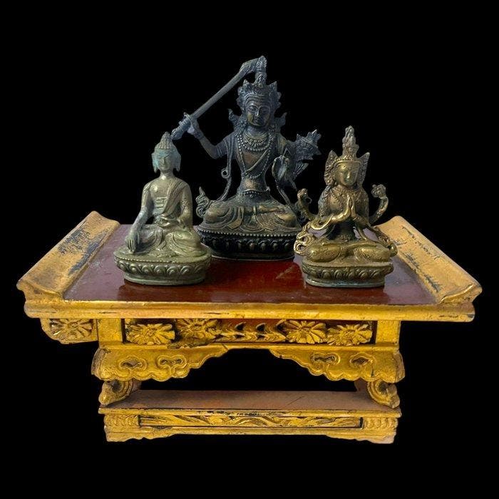 Takaoka Boeddhistische Triade met rode gelakte houten, Antiquités & Art, Art | Art non-occidental