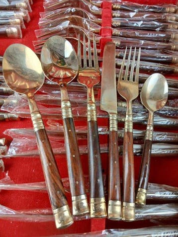 Bestekset voor 12 personen (12) - Hout, Messing, Metaal