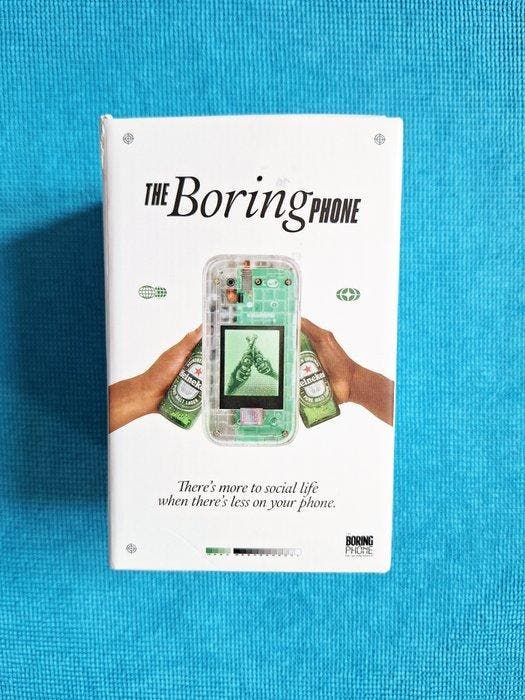 Nokia 2780 Flip The Boring Phone - Mobiele telefoon (1) - In, Games en Spelcomputers, Spelcomputers | Overige Accessoires