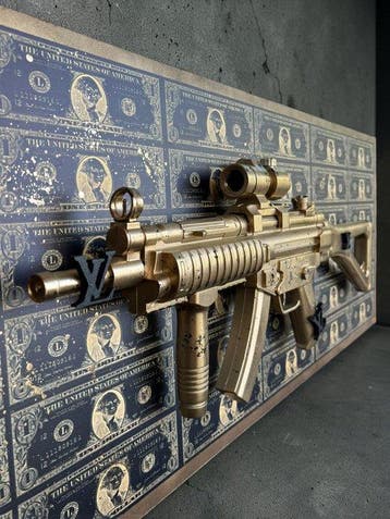 Artiluxx - XL Louis Vuitton Golden Dollars wall art