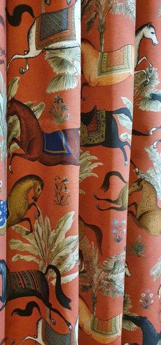 Exclusieve stof met paarden in galop - 300x280 cm -