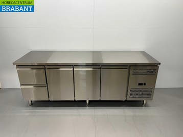 Établi réfrigéré HCB en acier inoxydable 3 portes et 2, Verzenden