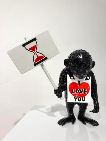 Van Apple - Street Monkey - I Love You