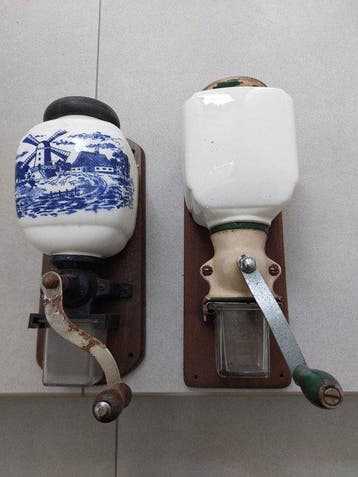 Moulin à café (2) - Céramique, Bois - Moulins à café —, Antiek en Kunst