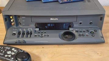 Philips VR969 MatchLine S-VHS Video Recorder – Original