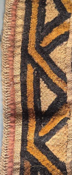 Textile - 135 cm - 62 cm - Robe Kuba particulière