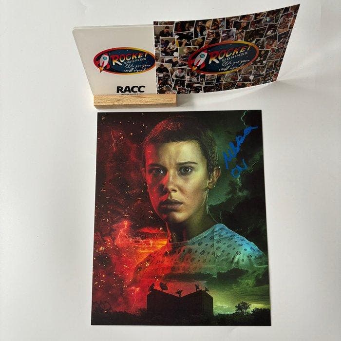 Stranger Things - Signed by Millie Bobby Brown, Collections, Cinéma & Télévision