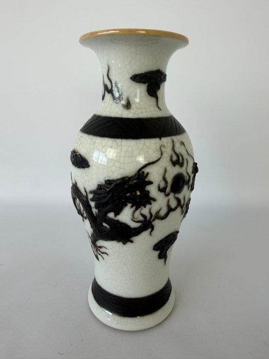 Vase en émail Ge de la dynastie Qing, motifs de dragons en, Antiquités & Art, Antiquités | Autres Antiquités