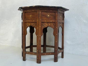 Bijzettafel - Wortelnotenhout - Inlegwerk Parelmoer