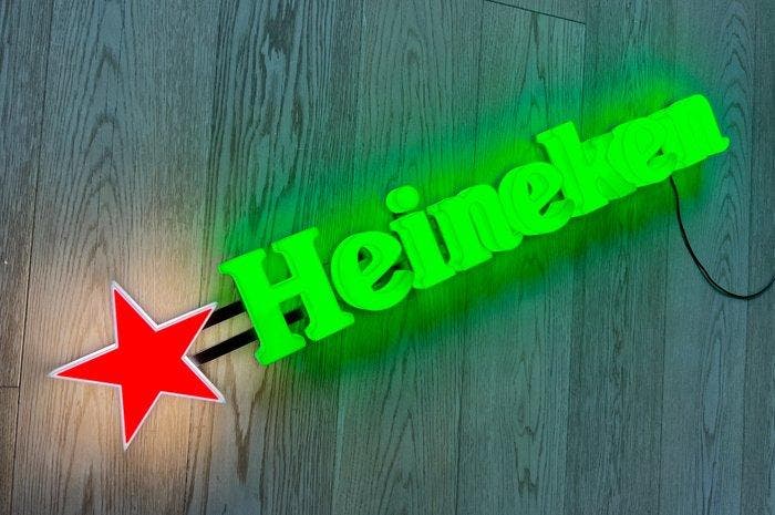 Verlichte Heineken-uithangbord - Insegna luminosa Heineken, Antiquités & Art, Antiquités | Assiettes décoratives & Carrelages