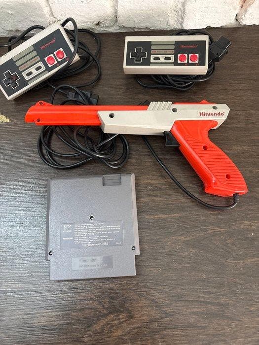 Nintendo - Nes - Zapper Super Mario Bros. / Duck Hunt et, Games en Spelcomputers, Spelcomputers | Overige Accessoires