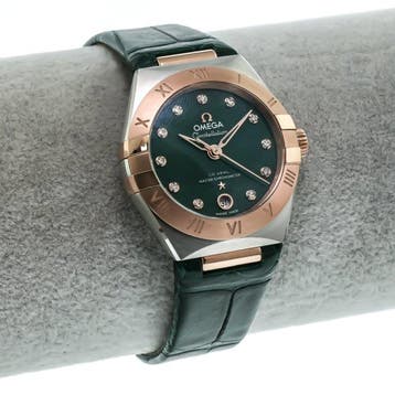 OMEGA – 29 mm, Stainless steel – Sedna gold on leather strap
