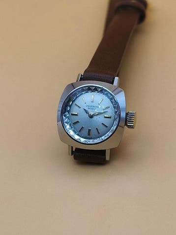 Universal Genève - Lady Big Crown Vintage - Sans prix de, Nieuw
