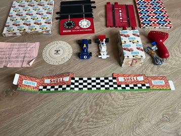Scalextric - Voiture à sous 2x Formula 1 Vintage Slot Car -