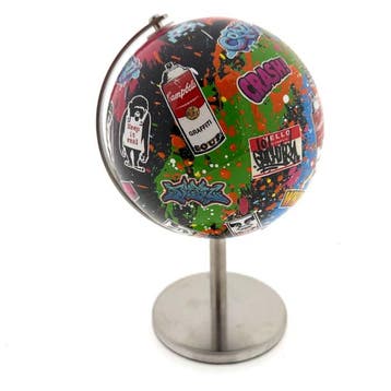 Koen Betjes (1992) - The World of Banksy (Homage) - Street