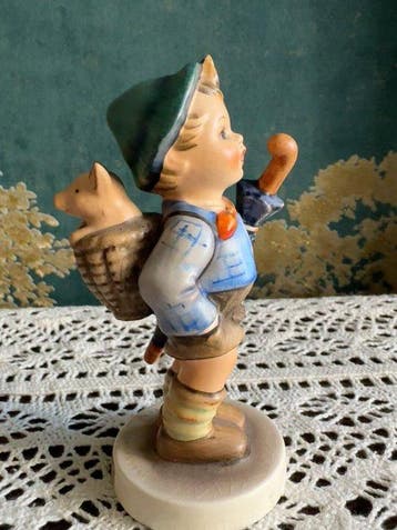 Goebel M.I. Hummel - Figuur - Home From Market - Keramiek