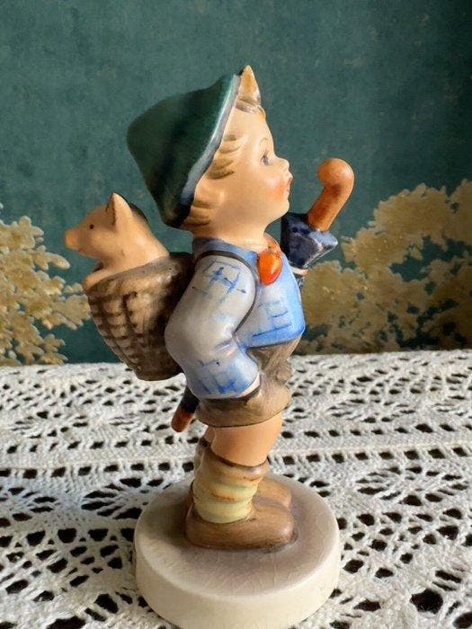 Goebel M.I. Hummel - Figuur - Home From Market - Keramiek, Antiquités & Art, Curiosités & Brocante