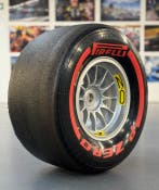 Wiel compleet met band - Pirelli - O.Z - Formule 1
