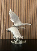 Beeld, Swans in Flight - 29 cm - Porselein