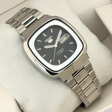 Seiko - Seiko 5 Automatic 21 Jewels Day-Date - Zonder