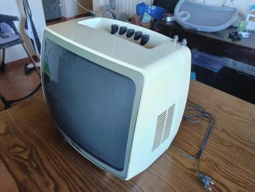 Buis televisie - INDESIT T17LI werkend
