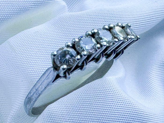 Ring - 18 karaat Witgoud - 0.58ct. tw. Diamant (Natuurlijk), Bijoux, Sacs & Beauté, Bagues
