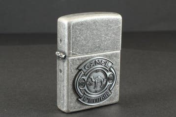 Zippo - Camel 85th Anniversary 1913–1998 Commemorative, Verzamelen, Rookartikelen, Aanstekers en Luciferdoosjes, Nieuw