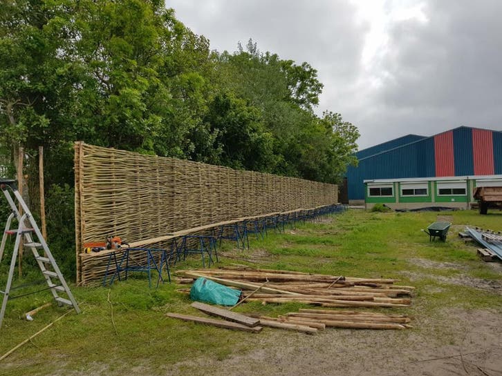 Wilgentenen schutting, gevlochten door de professionals, Tuin en Terras, Tuinhekken en Hekwerk, Tuinhek, Nieuw, Met poort, Hout