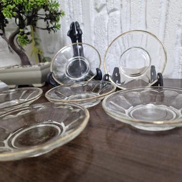 Vintage Pressed Glass Turkish Delight Dessert Plates - Bord