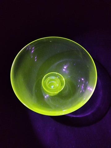 Saladier - verre à l’uranium