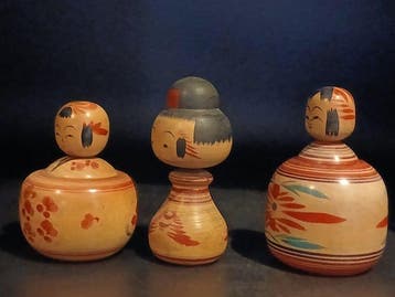 Beeldje - Zeldzame Set van 3 Vintage Kokeshi Poppen (Ejiko)