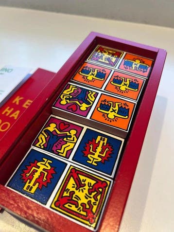 Keith Haring - Bordspel - Keith Haring Domino Spel - Hout, Antiquités & Art