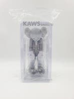 Kaws (1974) - Kaws Small Lie Grey 2017