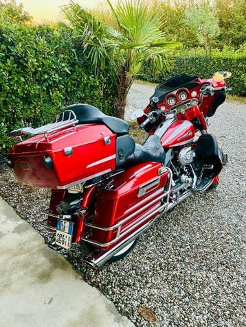 Harley-Davidson - Electra Glide CVO Special Screamin Eagle