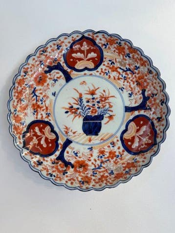 Bord (3) - Porselein - Meiji-periode, 1868–1912