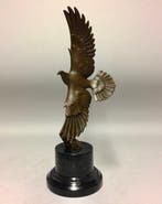 sculptuur, Duif in de vlucht - 38 cm - Brons