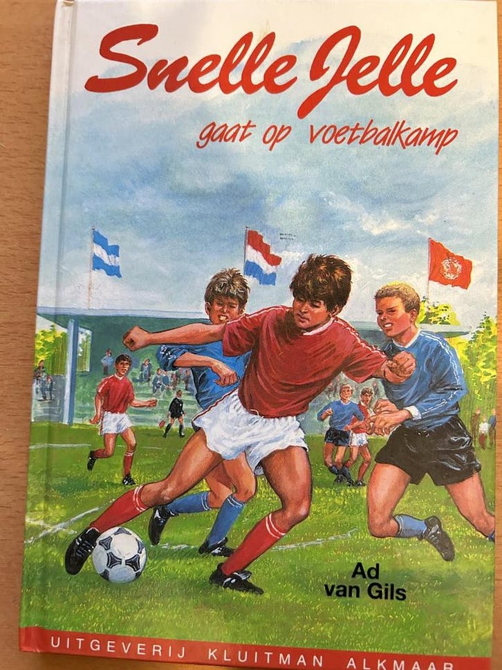 Snelle Jelle gaat op voetbalkamp 9789020666311 Gils, Boeken, Kinderboeken | Jeugd | 13 jaar en ouder, Gelezen, Verzenden
