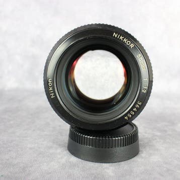 Nikon Nikkor 1,2/55mm Objectif principal