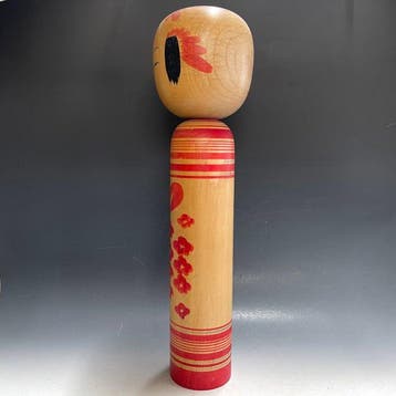 Poupée Kokeshi traditionnelle / Kokeshi de style Yamagata,