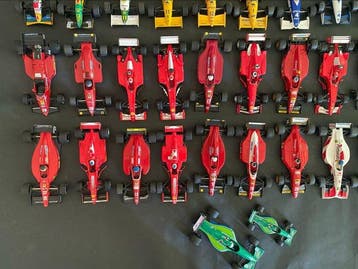 Minichamps 1:43 - Modelauto (62) - Formel 1 Kollektion 1:43