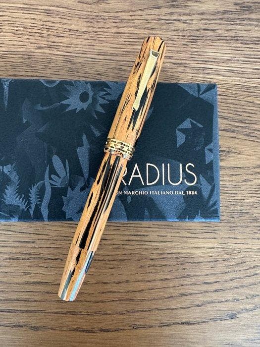 Radius the King - Radius The King - Vulpen, Collections, Stylos