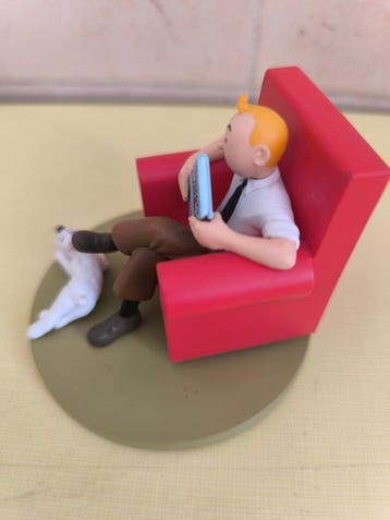 Moulinsart - Speelgoed figuur Tintin fauteuil avec Milou -