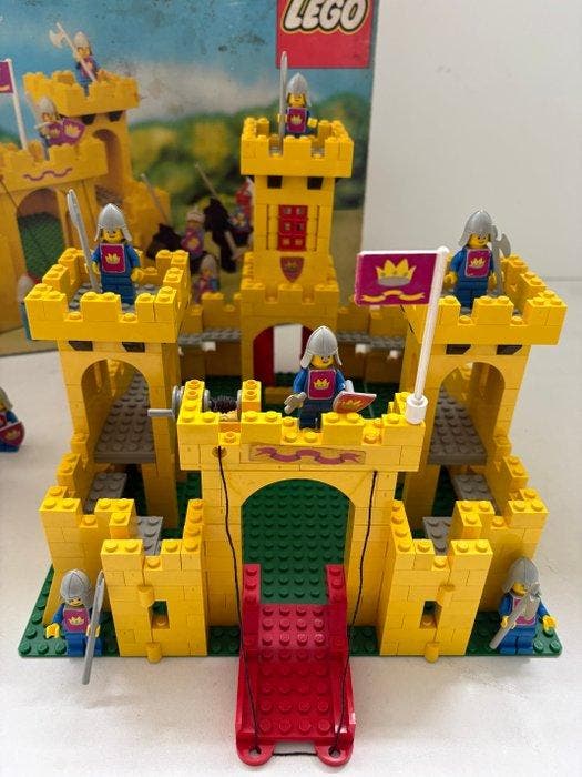 Lego Set - 375/6075 - Castle - 375 Yellow Castle, Enfants & Bébés, Jouets | Duplo & Lego