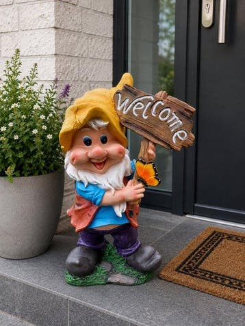 Statue, very finely finished garden statue gnome sing welcom