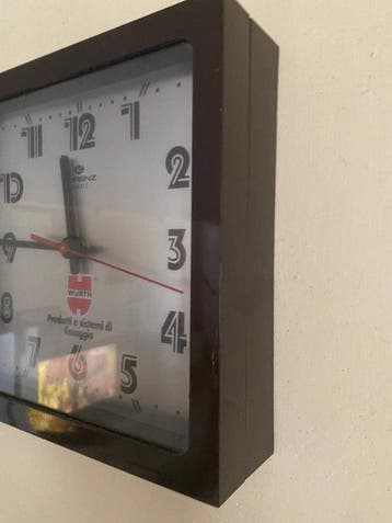 Wandklok - Lorenz 4 Wurth Industrieel design Plastic -
