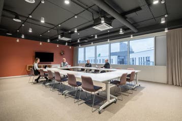Espace de bureau pour 5 pers. à Guillemins, Verzenden