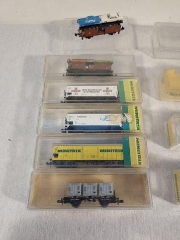 Minitrix N - Wagon de marchandises pour trains miniatures