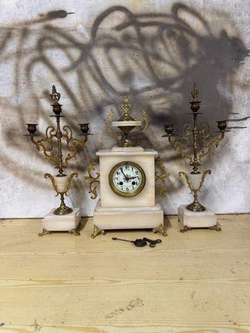 Horloge et parure de cheminée - Marbre, Laiton, En alliage -, Antiquités & Art
