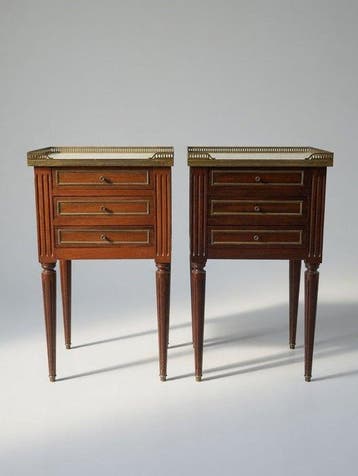 Bijzettafel - Set van twee mahoniehouten nachtkastjes in